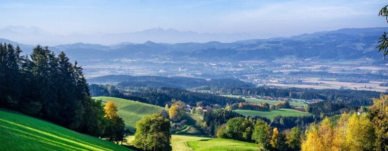 Hügelige Landschaft in Kärnten als Symbolbild für den Standort der Polizeischule