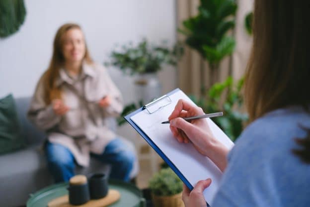 MDK Begutachtung: So wird die Pflegestufe beim Medizinischen Dienst festgestellt!