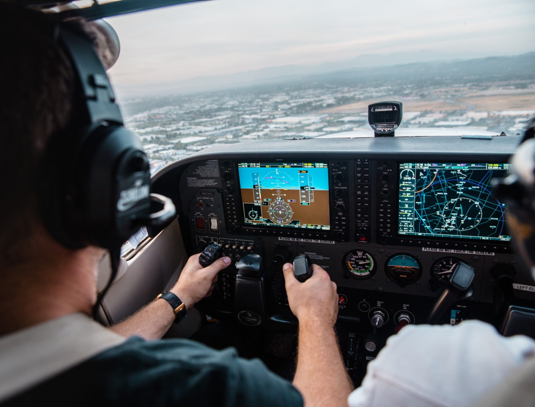 Pilot werden Wie wird man eigentlich Pilot? Ausbildung + Studium